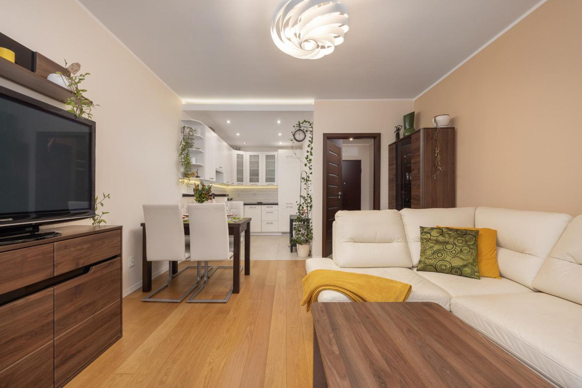 Comfortable Krakowska With Free Parking By Renters Apartment