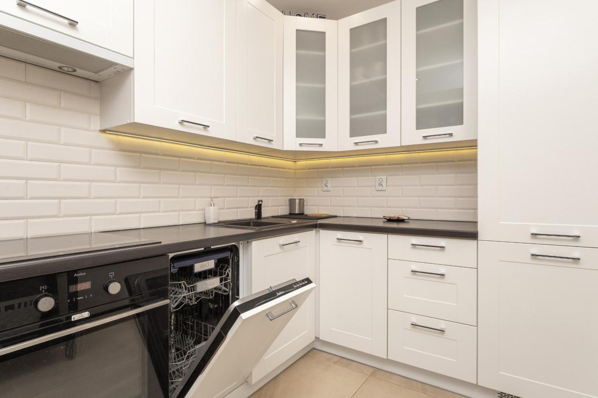 Comfortable Krakowska With Free Parking By Renters